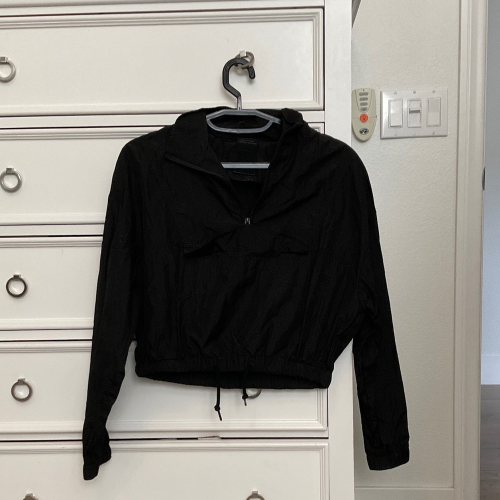 #0403 Black Cropped Wind Breaker Zip Up Size S Brand Noise